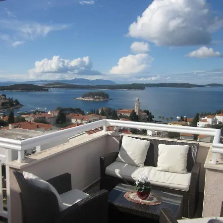 Kresic 1 Hvar *